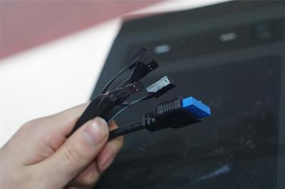 裝機不求人 從零開始組裝電腦，線纜連接一目了然